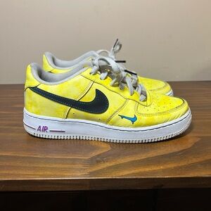 Nike Air Force 1 Peace Love Basketball Sneakers Shoes size 7Y 7 Youth Yellow
